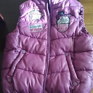 Sleeveless puff jacket